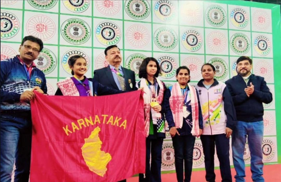 Srinika and the Karnataka chess team at the 69th National School Games